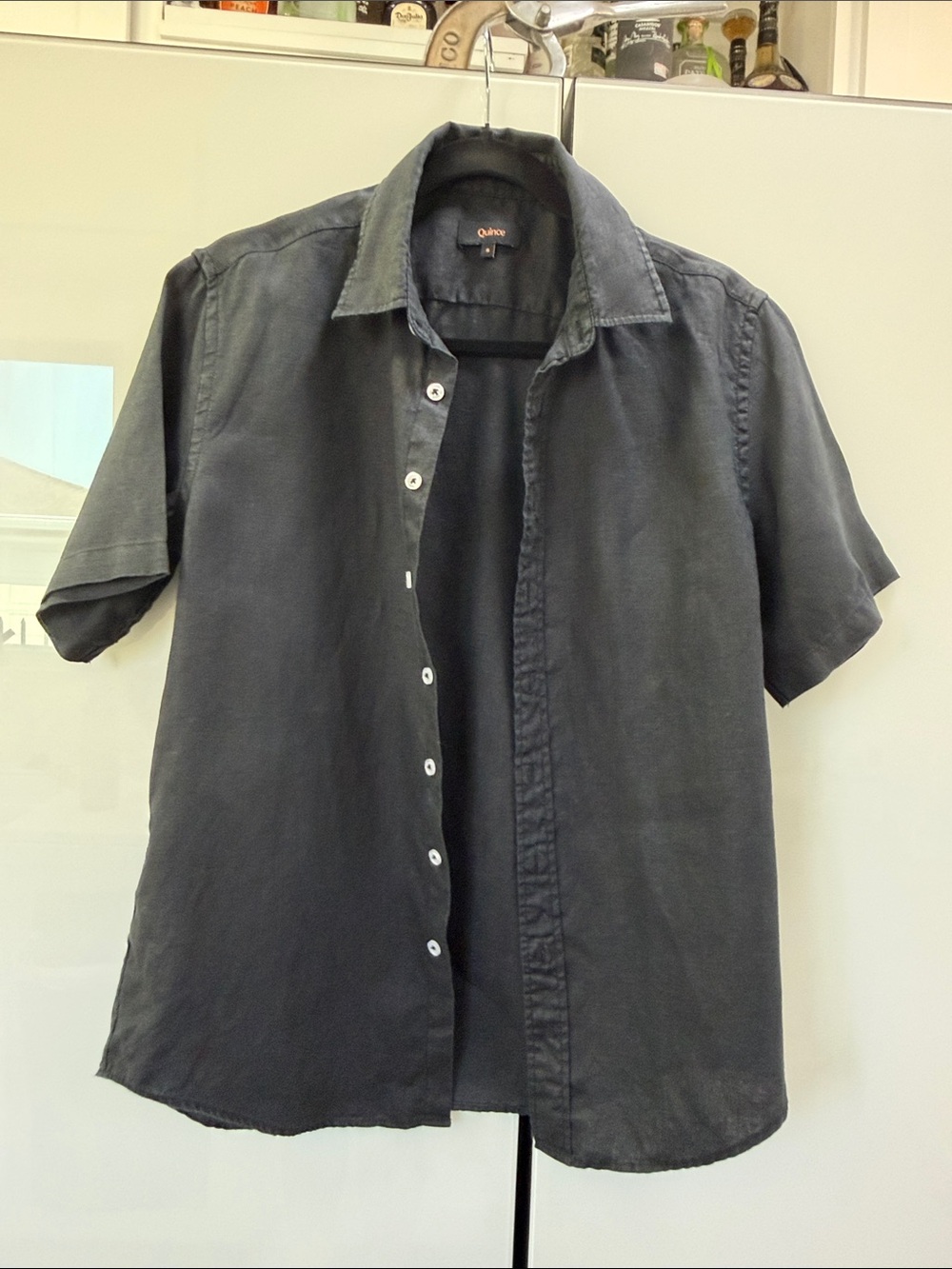 Quince Men’s Short-Sleeve Button-Down Shirt in Charcoal